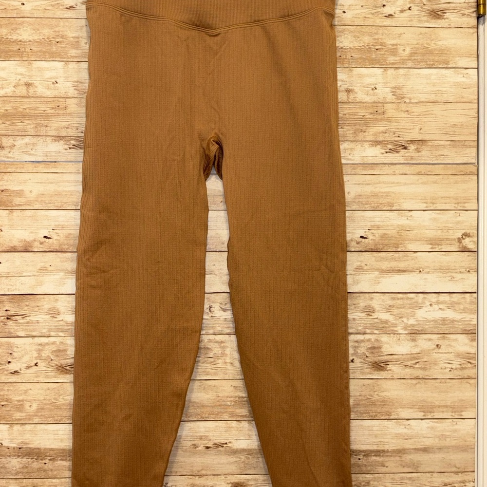 Victoria's Secret Tan Leggings Soft Knit Elastic Waist Size L